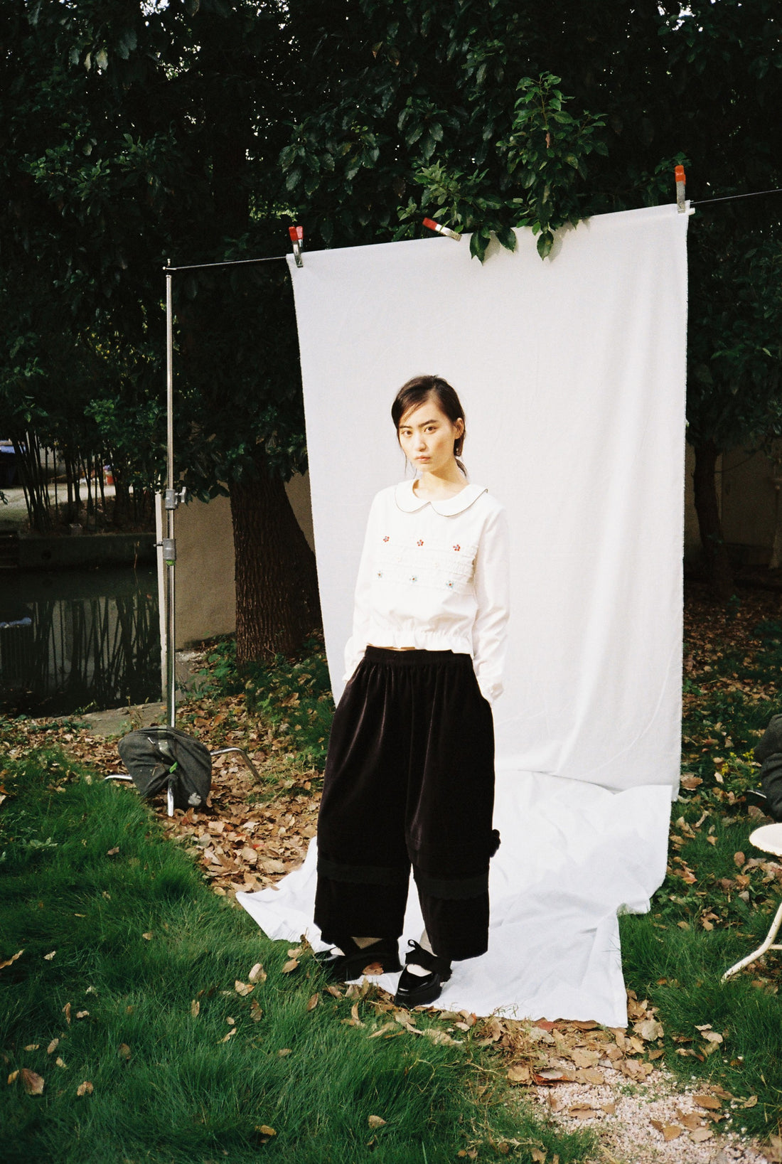 Tucked Elastic Lace-Trim Pants-Black