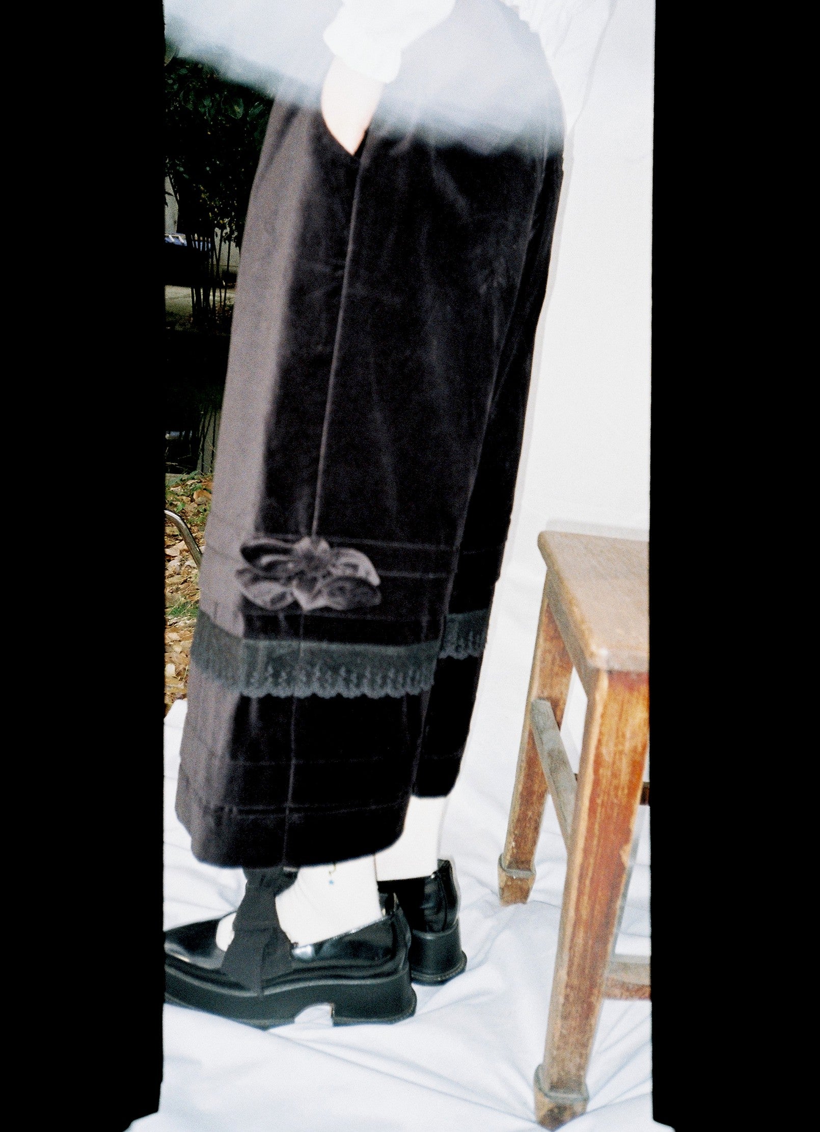 Tucked Elastic Lace-Trim Pants-Black