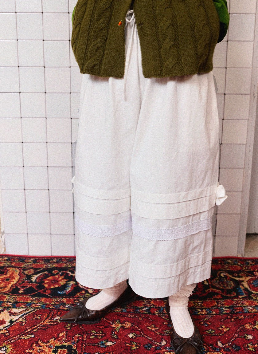 Tucked Elastic Lace-Trim Pants-White