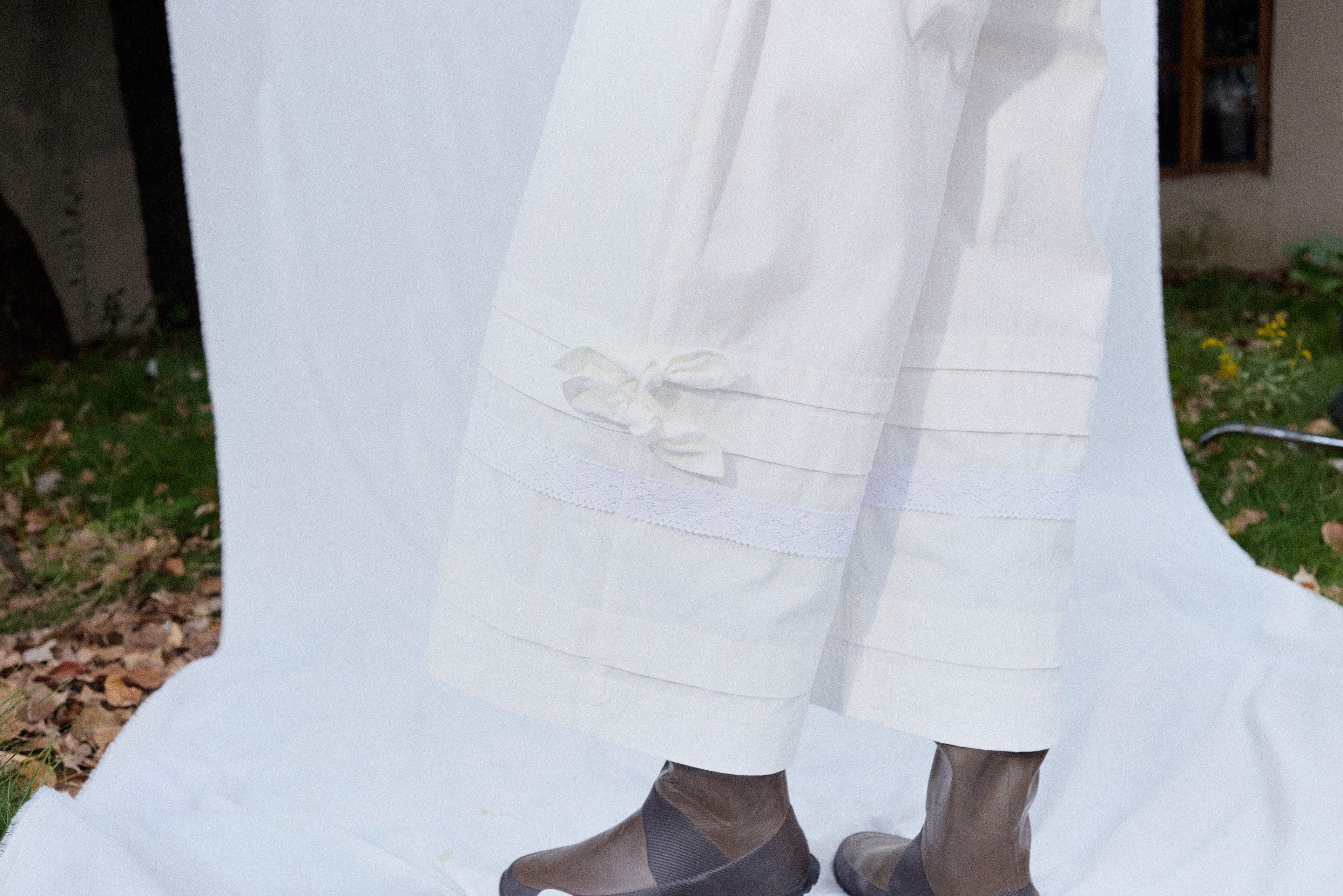 Tucked Elastic Lace-Trim Pants-White