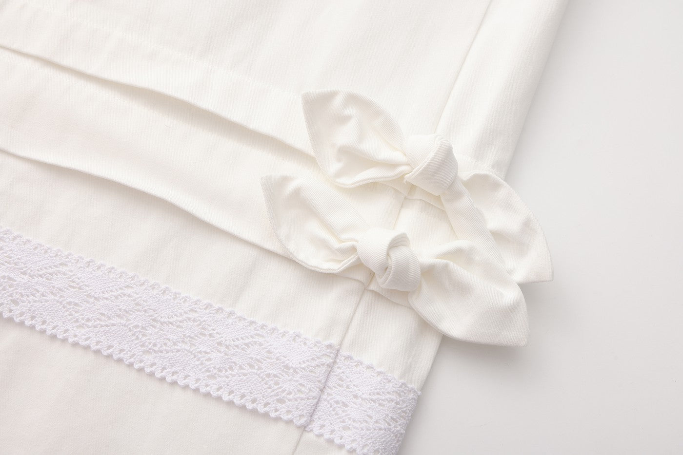 Tucked Elastic Lace-Trim Pants-White